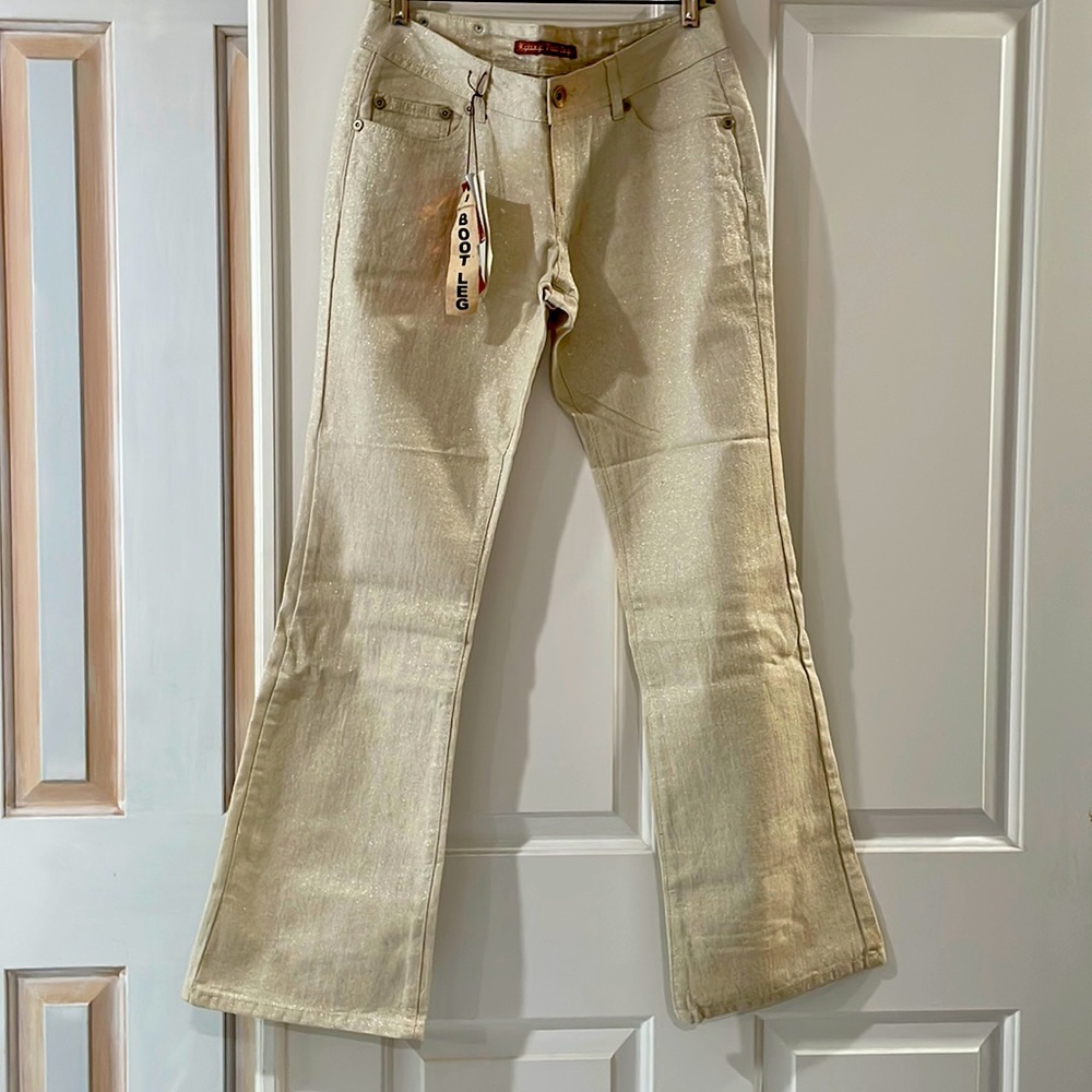 Highway jeans bootleg size 9 white glittery NWT